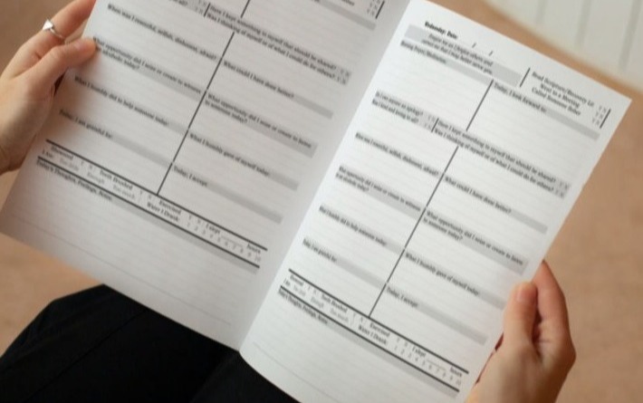 AA 12 STEP WORKBOOK: AA Twelve Steps Journal To Sobriety & Addiction Recovery With Added 4th Step Inventory Worksheets